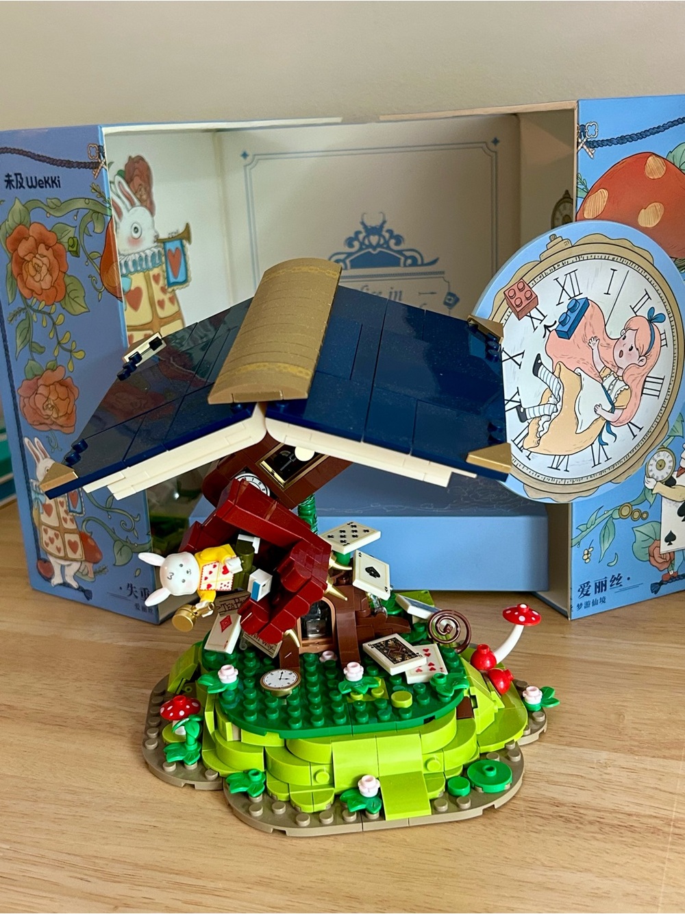 Wekki Alice in Wonderland Lego-adjacent Brick Set